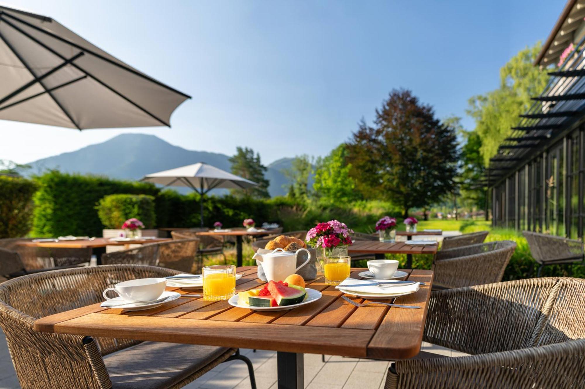 Parkhotel Egerner Hoefe Rotta エクステリア 写真